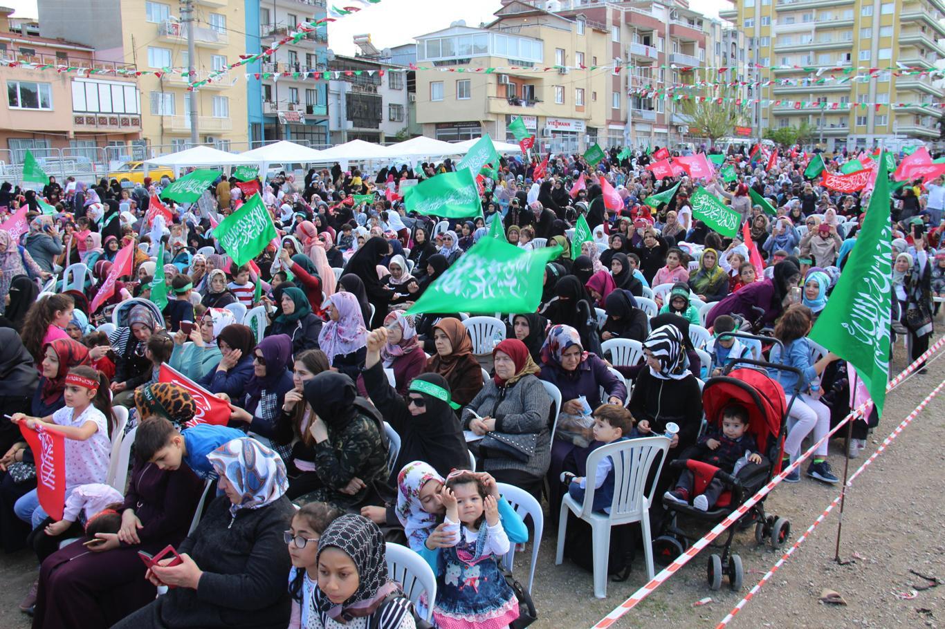 Peygamber aşıkları İzmir'deki etkinlikten memnun ayrıldı